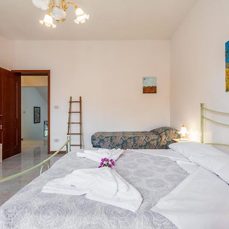 Bed and Breakfast Il Giardino Dell'Arte Capoterra Zimmer foto